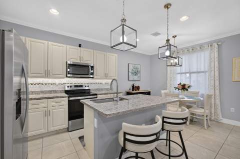 3002 Butternut Lane, Riviera Beach FL - photo 18 of 45
