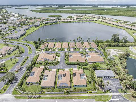 3258 Lakeshore Drive, Fort Pierce FL - photo 6 of 39