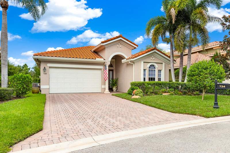 2 bedroom Single Family Residence at 724 SW Pebble Lane, Palm Cove Golf & Yacht Club, Palm City — photo 3