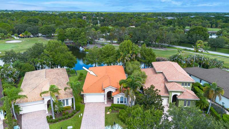 2 bedroom Single Family Residence at 724 SW Pebble Lane, Palm Cove Golf & Yacht Club, Palm City — photo 4