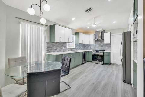 1066 Island Manor Drive, Greenacres FL - photo 14 of 32