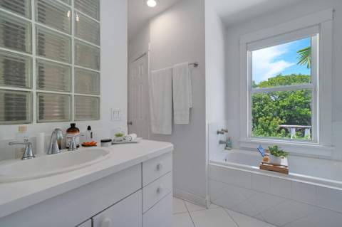 1201 N Swinton Avenue, Delray Beach FL - photo 24 of 40