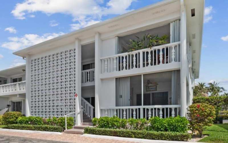 2 bedroom Condominium at 4201 S Ocean Boulevard, Palm Beach Villas Condo, Palm Beach — photo 1