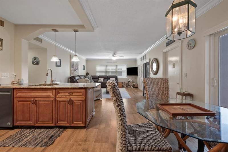 2 bedroom Condominium at 4201 S Ocean Boulevard, Palm Beach Villas Condo, Palm Beach — photo 2