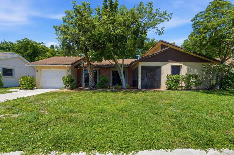 2 bedroom Single Family Residence at 14711 Hideaway Lane #l, Coco Wood Lakes Sec 3, Delray Beach — photo 1
