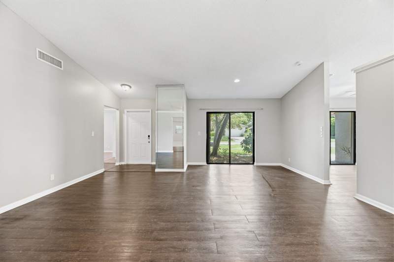 2 bedroom Single Family Residence at 14711 Hideaway Lane #l, Coco Wood Lakes Sec 3, Delray Beach — photo 2
