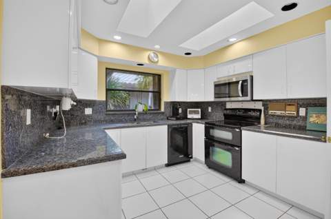 19380 Cedar Glen Drive, Boca Raton FL - photo 17 of 94