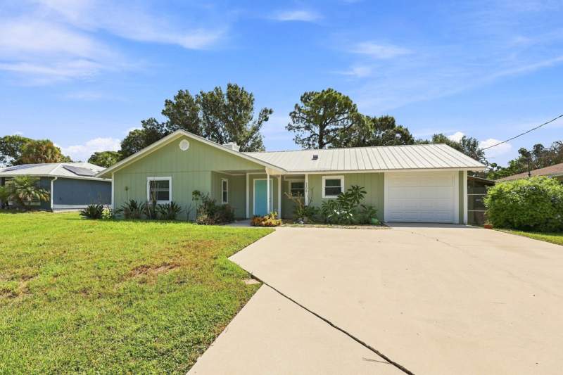 3 bedroom Single Family Residence at 5106 Seagrape Drive, Indian River Estates Unit 7, Fort Pierce — photo 2