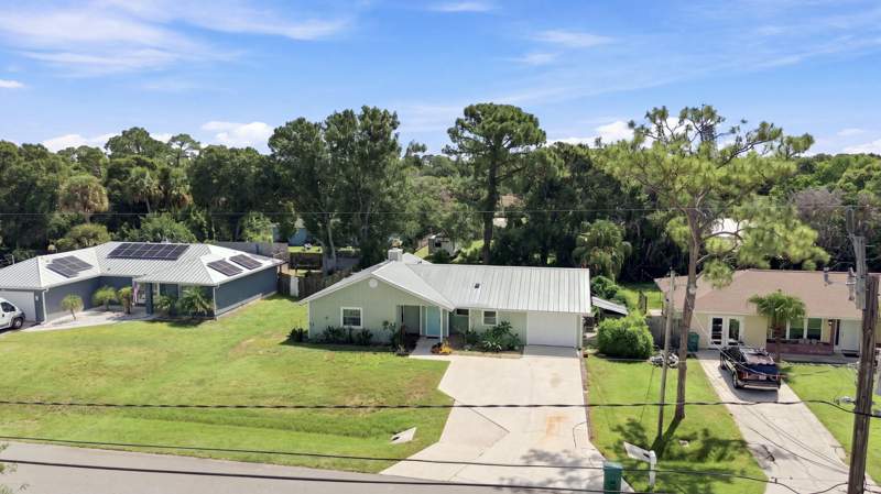 3 bedroom Single Family Residence at 5106 Seagrape Drive, Indian River Estates Unit 7, Fort Pierce — photo 3