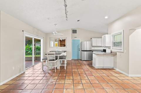 5106 Seagrape Drive, Fort Pierce FL - photo 8 of 29