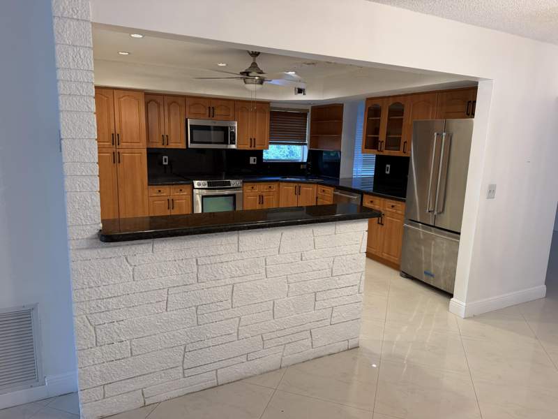 3 bedroom Single Family Residence at 5501 Monroe Street, Hollywood Hills, Hollywood — photo 4