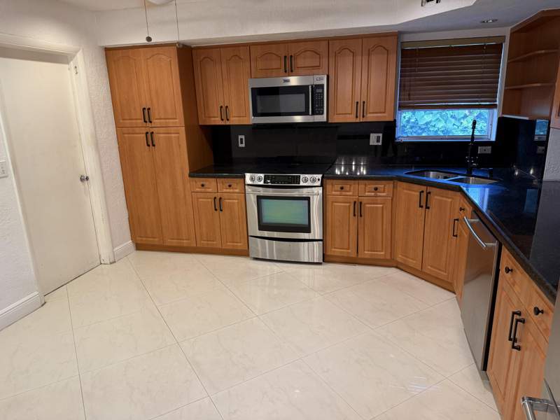 3 bedroom Single Family Residence at 5501 Monroe Street, Hollywood Hills, Hollywood — photo 5