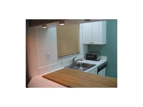 2400 NE 10th Street #305, Pompano Beach FL - photo 10 of 16