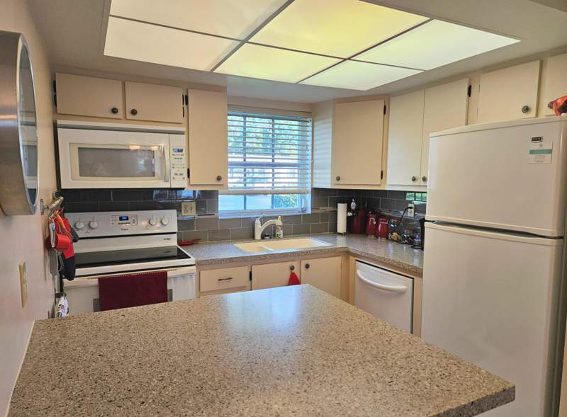 1 bedroom Villa at 2920 Crosley Drive #B, Cresthaven Villas 17 Condo, West Palm Beach — photo 4