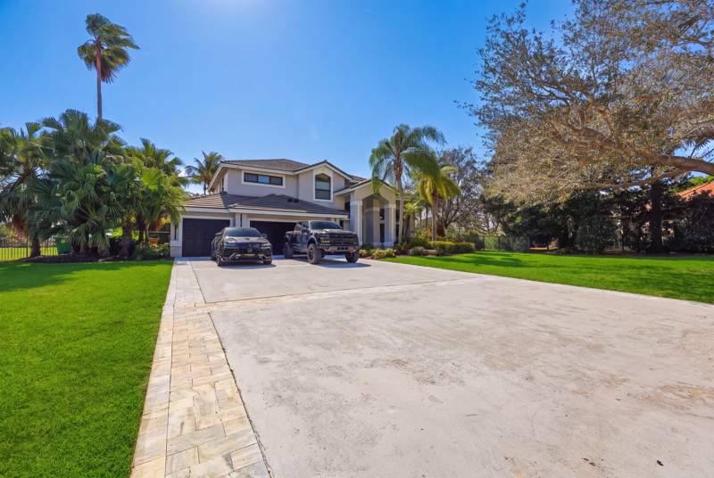 5 bedroom Single Family Residence at 3541 Carlton Lane, Carlton Estates-2, Davie — photo 2