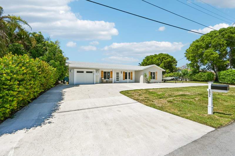 3 bedroom Single Family Residence at 1051 SW 25th Avenue, Golfview Harbour 1st Sec, Boynton Beach — photo 4