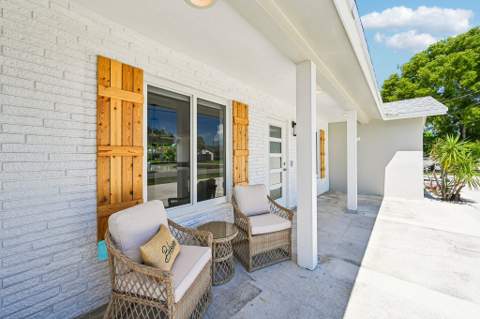 1051 SW 25th Avenue, Boynton Beach FL - photo 7 of 51