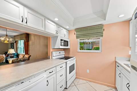211 Waterside Drive, Hypoluxo FL - photo 12 of 33