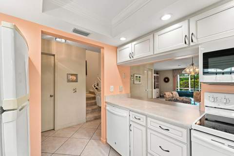 211 Waterside Drive, Hypoluxo FL - photo 13 of 33