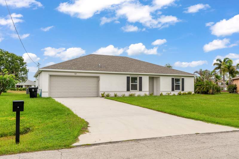 4 bedroom Single Family Residence at 2386 SE Manor Avenue, Port St Lucie Section 30, Port St. Lucie — photo 3