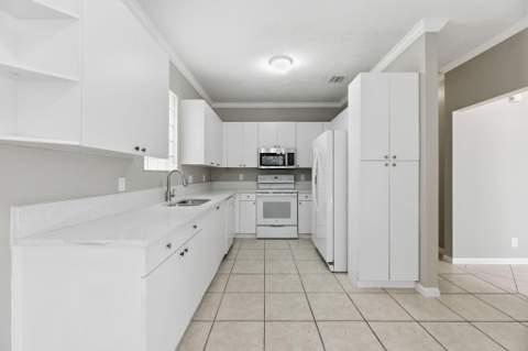 4745 NW 114th Drive, Coral Springs FL - photo 11 of 33