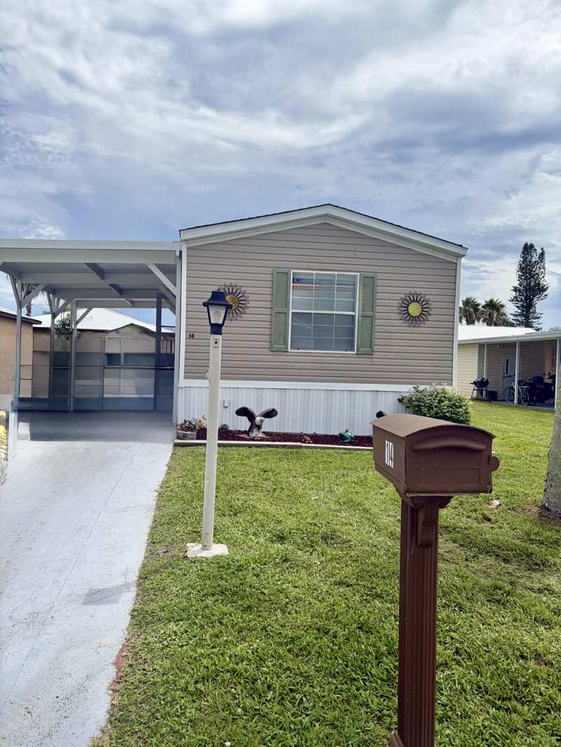 2 bedroom Mobile Home at 14 Huarte Way, Spanish Lakes one, Port St. Lucie — photo 1