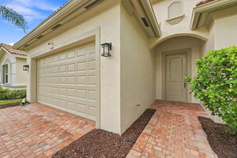 14820 Strand Lane, Delray Beach FL - photo 9 of 48