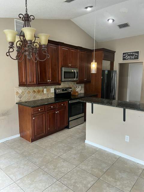 782 SW Crean Terrace, Port St. Lucie FL - photo 7 of 16