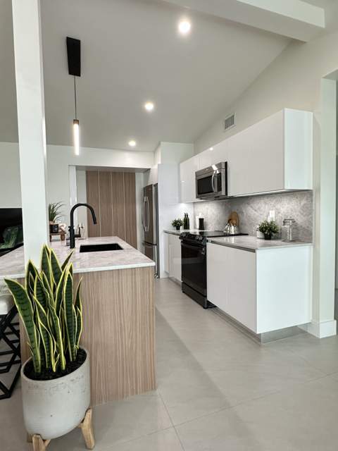 2490 Andros Lane, Fort Lauderdale FL - photo 13 of 30