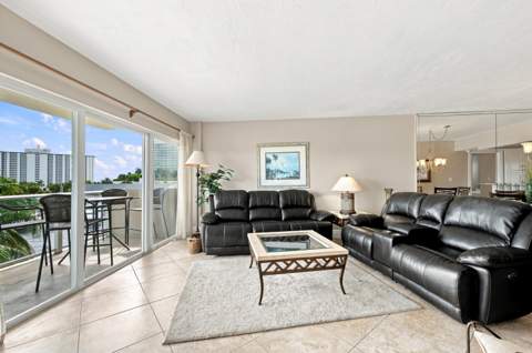 140 NE 28th Avenue #602, Pompano Beach FL - photo 9 of 36
