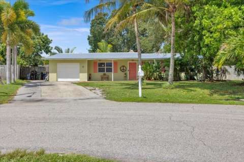 1121 SE Alamanda Lane, home for sale in Stuart 34996