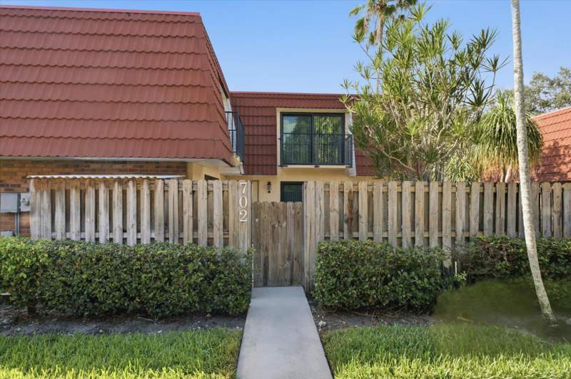 2 bedroom Townhouse at 702 NW 98th Circle, Jacaranda Parcel 610, Plantation — photo 5
