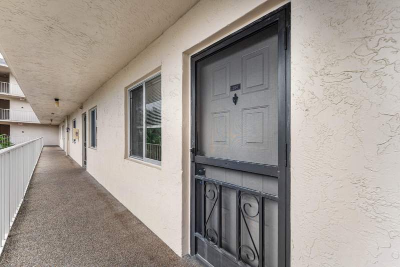 2 bedroom Condominium at 14307 Bedford Drive #204, Huntington Lakes Sec Two Condos, Delray Beach — photo 3