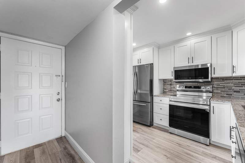 2 bedroom Condominium at 14307 Bedford Drive #204, Huntington Lakes Sec Two Condos, Delray Beach — photo 4