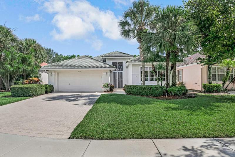 3 bedroom Single Family Residence at 9152 Bay Harbour Circle, BAYWINDS/Harbour Cove, West Palm Beach — photo 2
