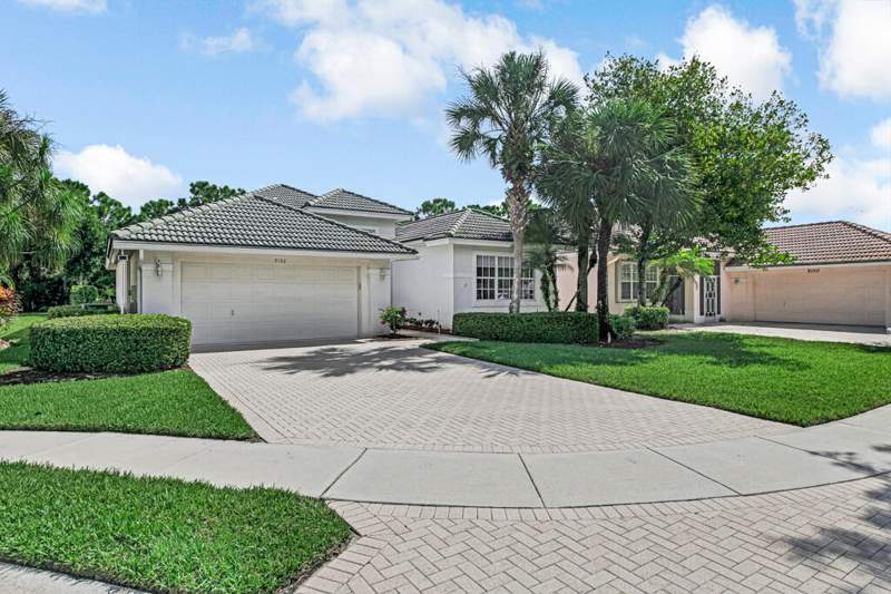 3 bedroom Single Family Residence at 9152 Bay Harbour Circle, BAYWINDS/Harbour Cove, West Palm Beach — photo 3