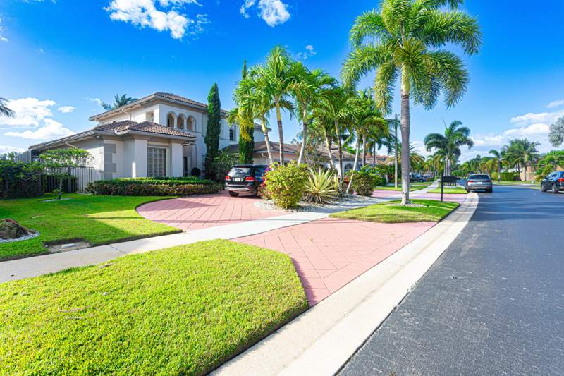 3 bedroom Single Family Residence at 1811 Waldorf Drive, Madison Green 1, Royal Palm Beach — photo 4