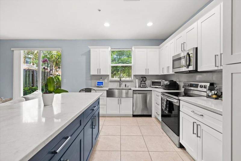 3 bedroom Townhouse at 130 Emerald Creek Terrace, Emerald Creek Townhomes, Plantation — photo 5