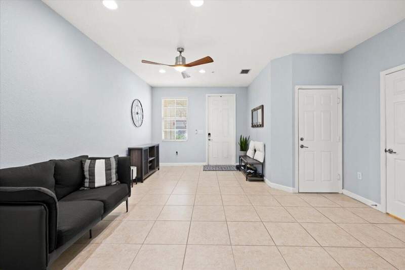 3 bedroom Townhouse at 130 Emerald Creek Terrace, Emerald Creek Townhomes, Plantation — photo 3