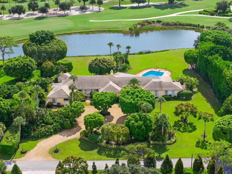 5 bedroom Single Family Residence at 8 Country Road, Golf Village Of Unit 1, Village of Golf — photo 1