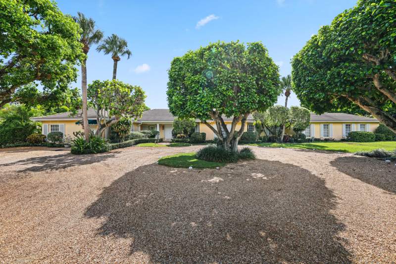 5 bedroom Single Family Residence at 8 Country Road, Golf Village Of Unit 1, Village of Golf — photo 3