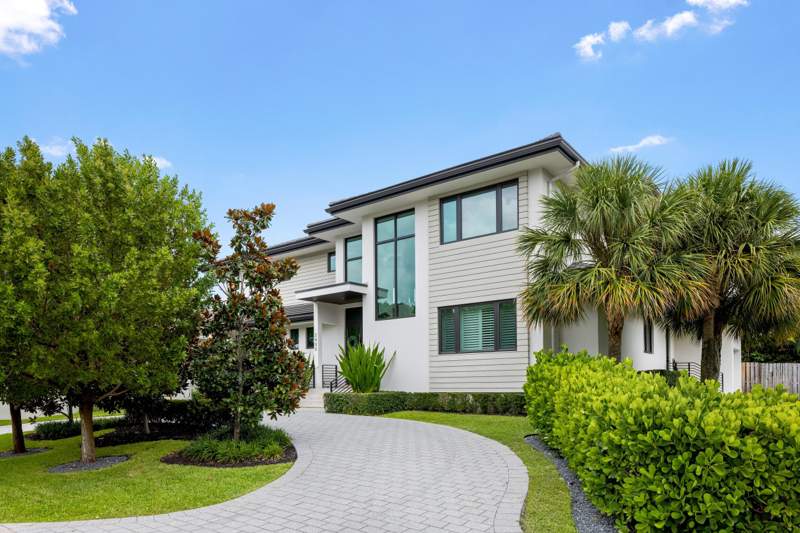 5 bedroom Single Family Residence at 2400 NE 27th Avenue, Coral Ridge Galt Add, Fort Lauderdale — photo 2