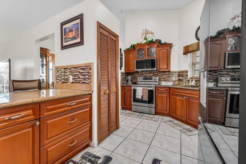 4 bedroom Single Family Residence at 7365 NW 54th Court, Boulevard Woods East, Lauderhill — photo 5
