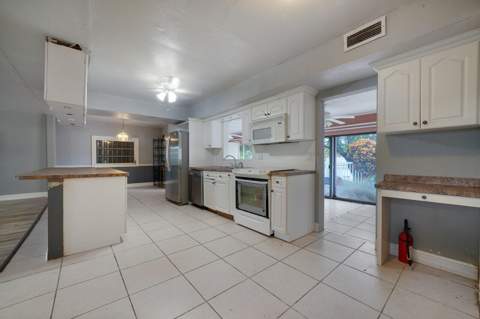 6311 NW 72nd Avenue, Tamarac FL - photo 16 of 37