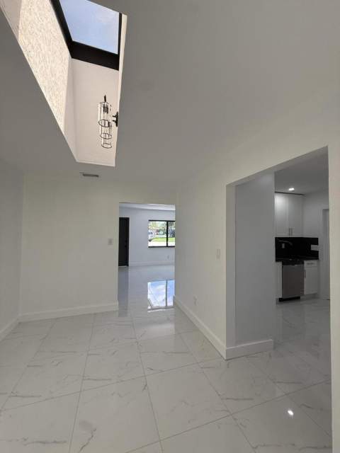 9405 NW 74th, Tamarac FL - photo 18 of 27