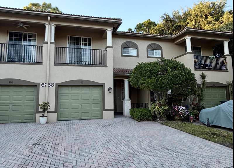 3 bedroom Townhouse at 6268 S Military Trail #103, Pine Key Reserve Condo, Lake Worth — photo 1