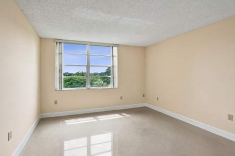 9480 Tangerine Place #402, Davie FL - photo 17 of 46