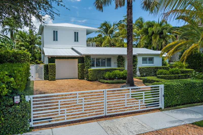 4 bedroom Single Family Residence at 203 Arlington Road, Lewis Shore Estates 2, West Palm Beach — photo 1