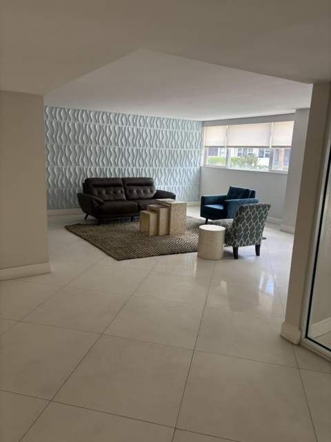 1238 Hillsboro Mile #210, Hillsboro Beach FL - photo 18 of 23