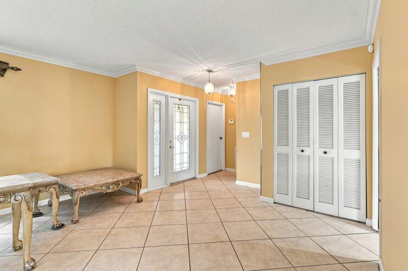 3 bedroom Single Family Residence at 5088 Chelan Way, Lakes Of Lantana Ph 2-B, Lake Worth — photo 2